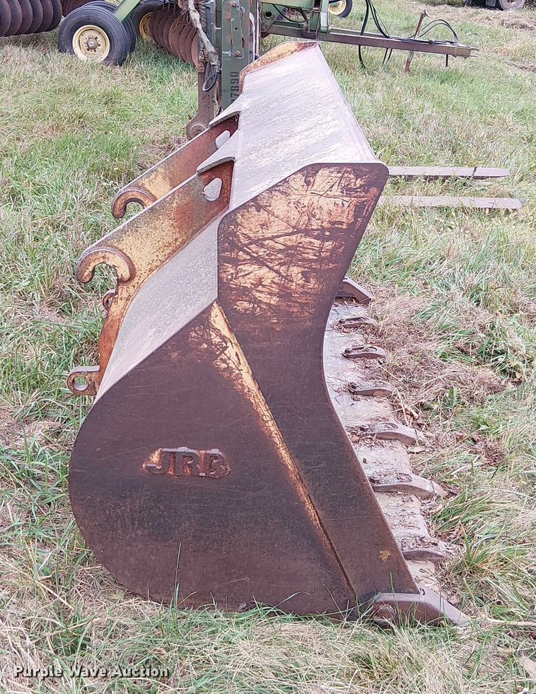 image for item DU3610 JRB wheel loader bucket