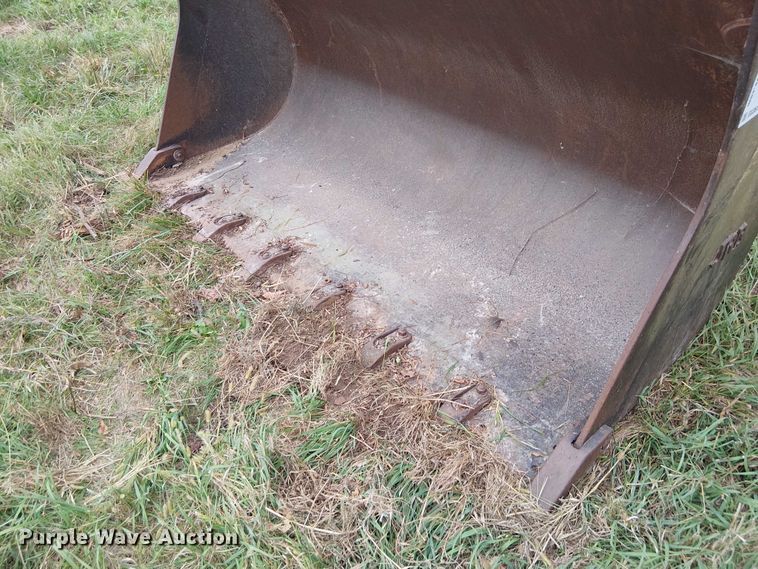 image for item DU3610 JRB wheel loader bucket
