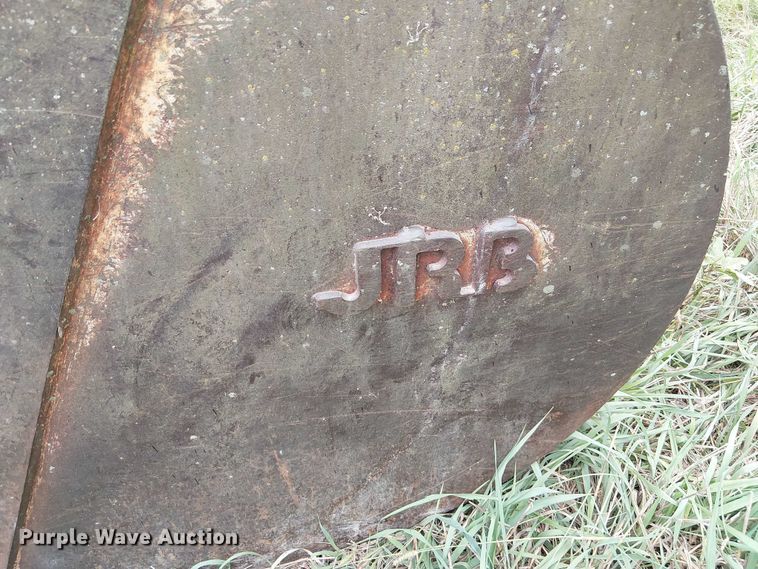 image for item DU3610 JRB wheel loader bucket