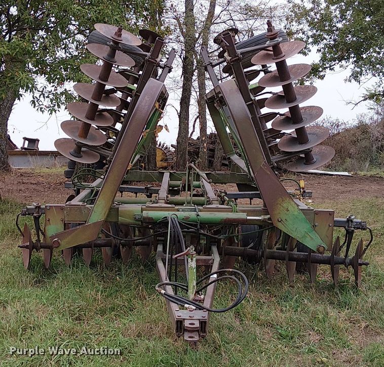 image for item DU3612 John Deere 235 double off-set disk