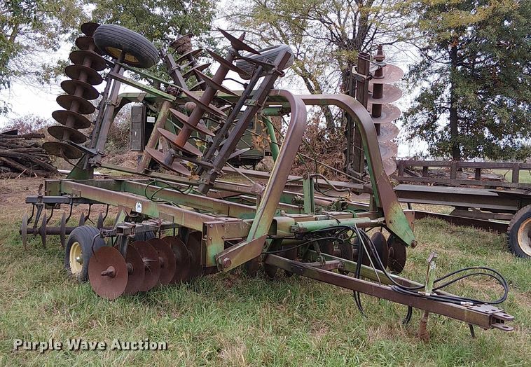 image for item DU3612 John Deere 235 double off-set disk