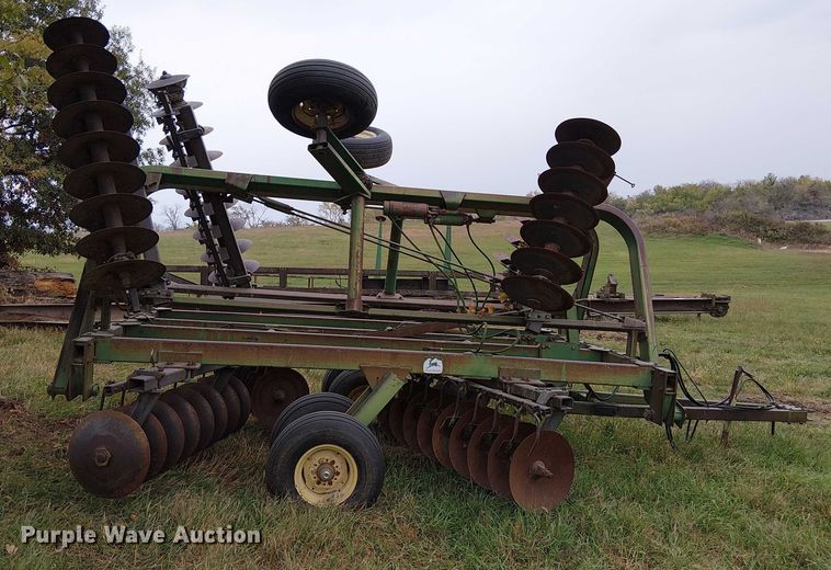 image for item DU3612 John Deere 235 double off-set disk