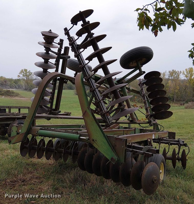 image for item DU3612 John Deere 235 double off-set disk