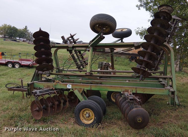 image for item DU3612 John Deere 235 double off-set disk