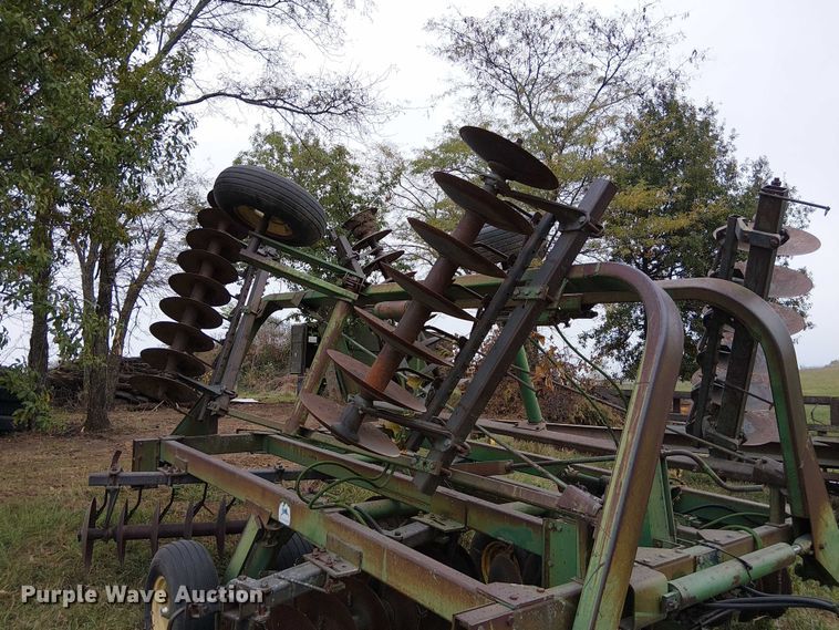 image for item DU3612 John Deere 235 double off-set disk