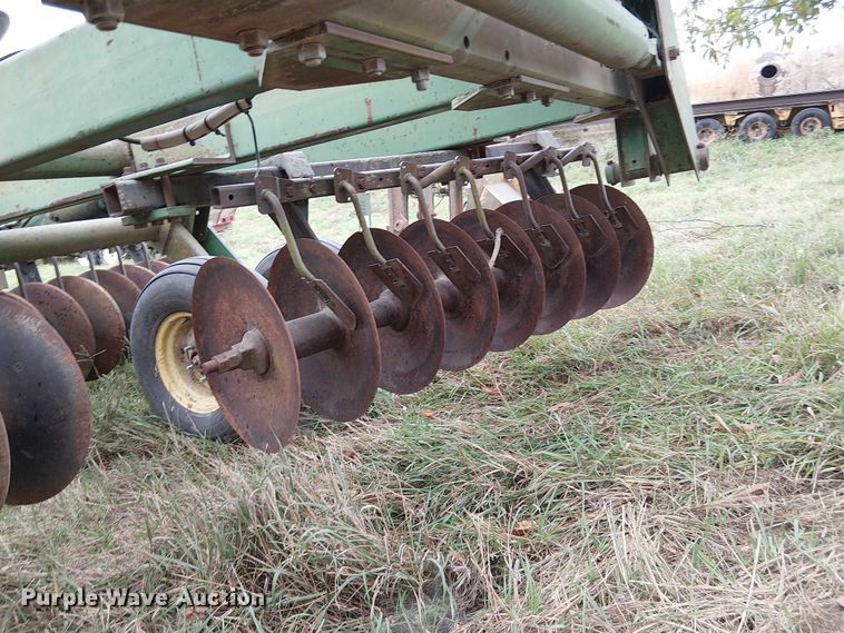 image for item DU3612 John Deere 235 double off-set disk