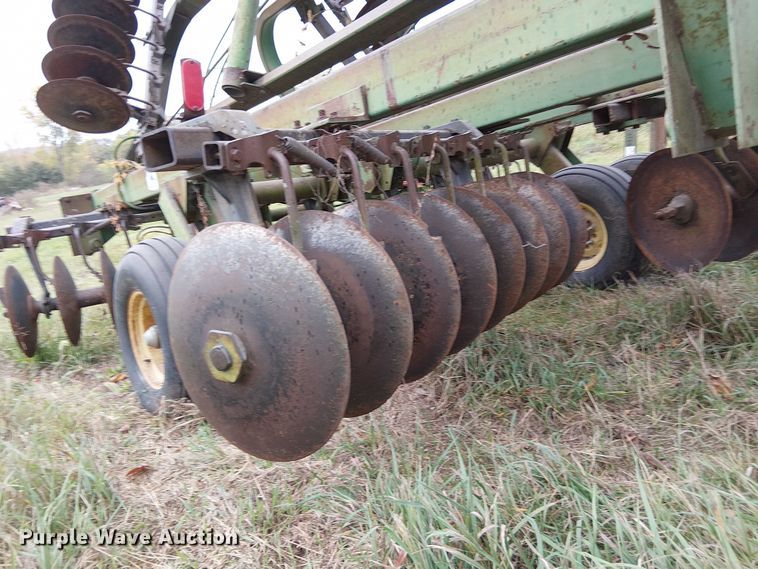 image for item DU3612 John Deere 235 double off-set disk