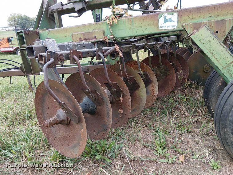 image for item DU3612 John Deere 235 double off-set disk