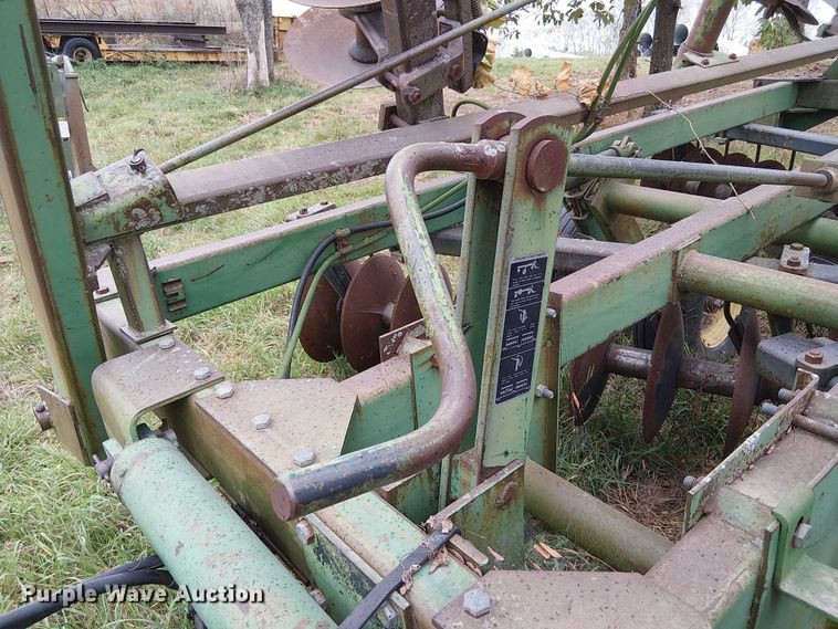 image for item DU3612 John Deere 235 double off-set disk
