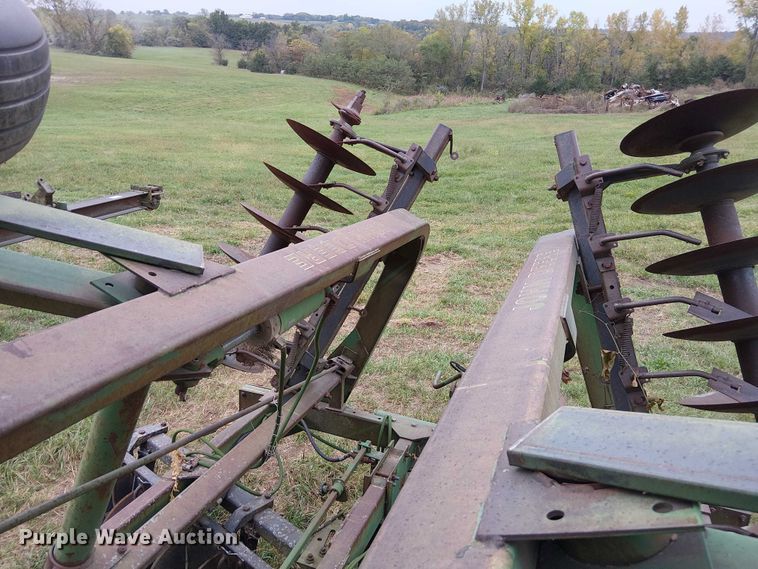 image for item DU3612 John Deere 235 double off-set disk