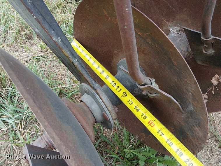 image for item DU3612 John Deere 235 double off-set disk