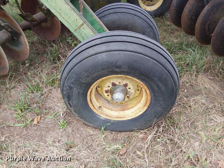 image for item DU3612 John Deere 235 double off-set disk