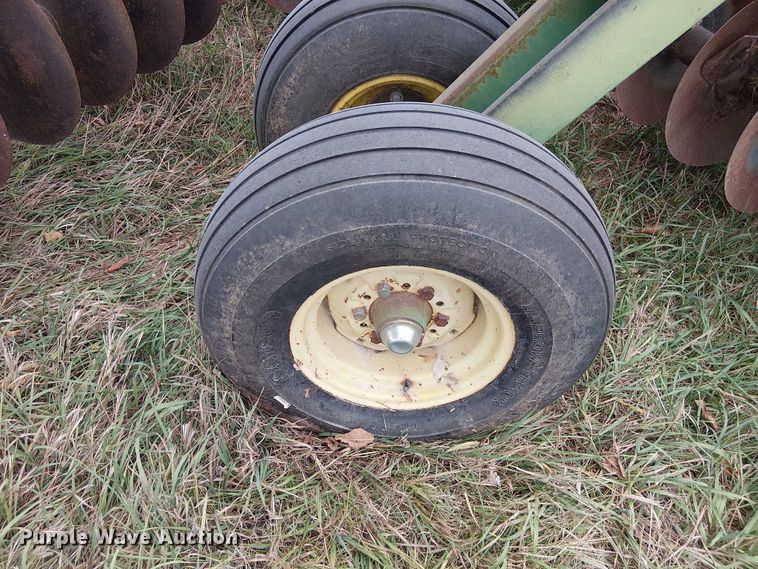 image for item DU3612 John Deere 235 double off-set disk