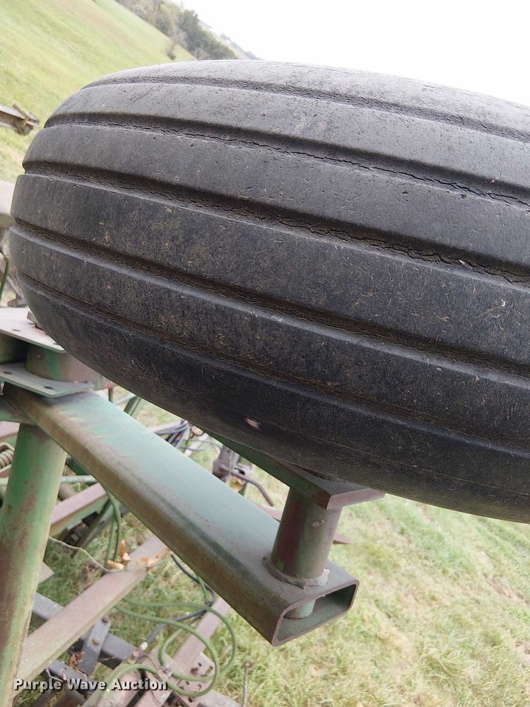 image for item DU3612 John Deere 235 double off-set disk