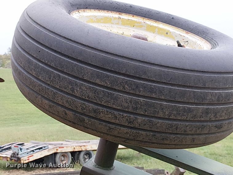 image for item DU3612 John Deere 235 double off-set disk