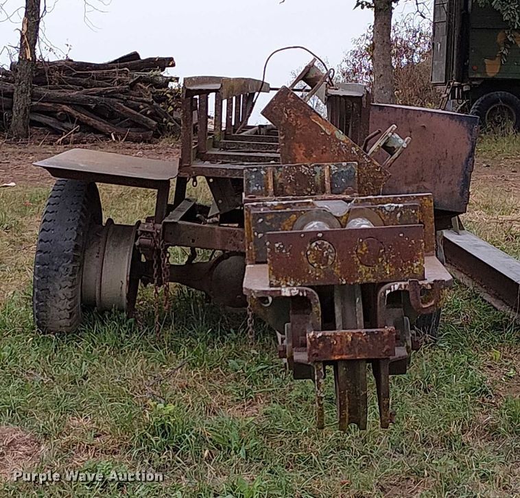 image for item DU3613 Pile driver trailer