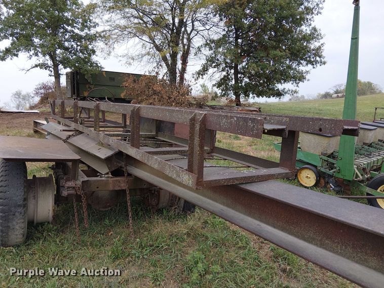 image for item DU3613 Pile driver trailer