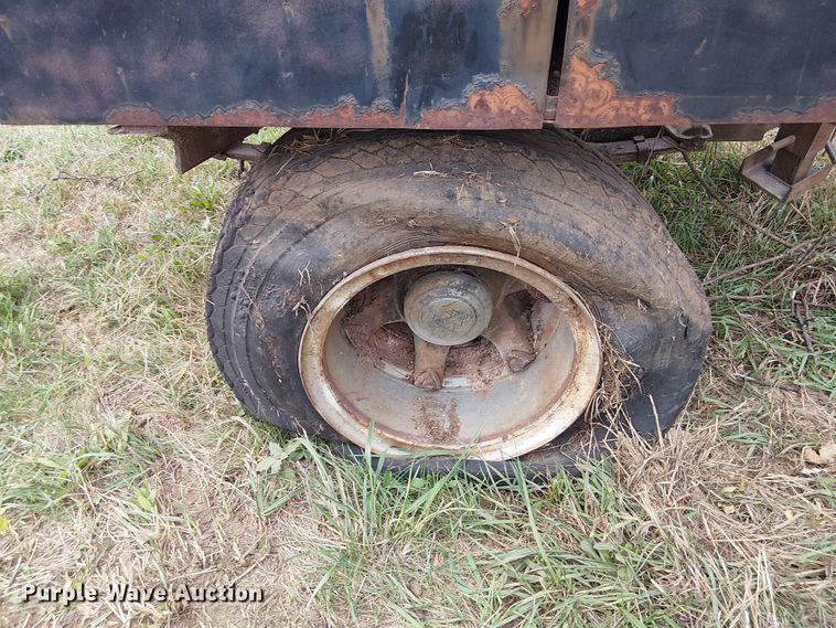 image for item DU3613 Pile driver trailer