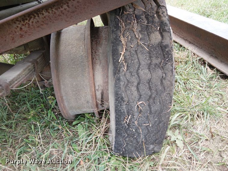 image for item DU3613 Pile driver trailer