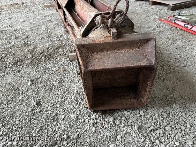 image for item DU3613 Pile driver trailer