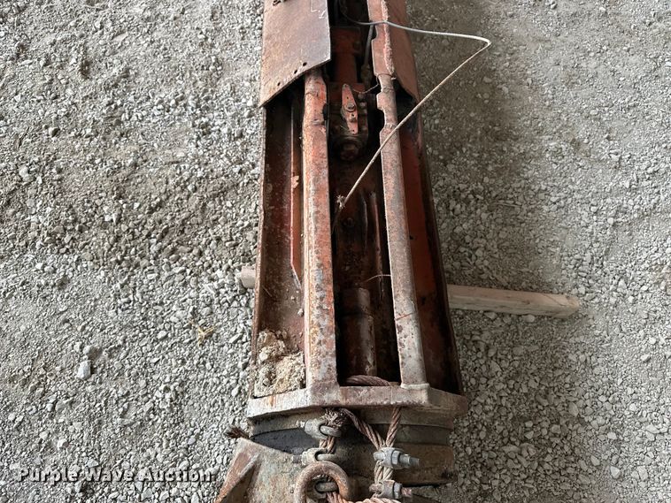 image for item DU3613 Pile driver trailer