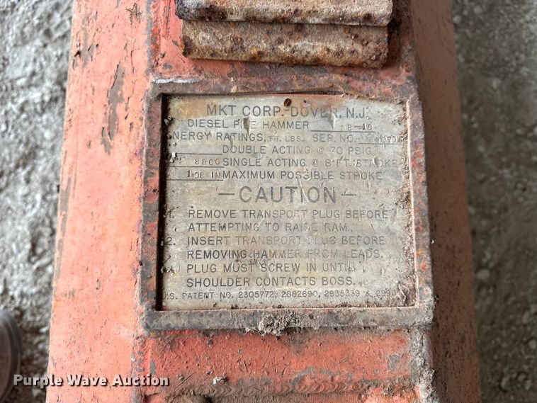 image for item DU3613 Pile driver trailer