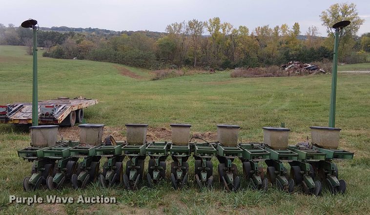 image for item DU3614 John Deere planter