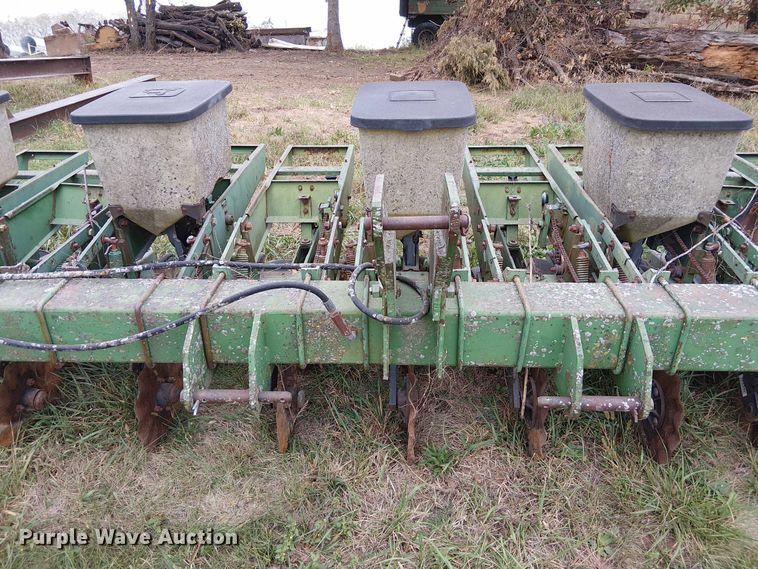 image for item DU3614 John Deere planter