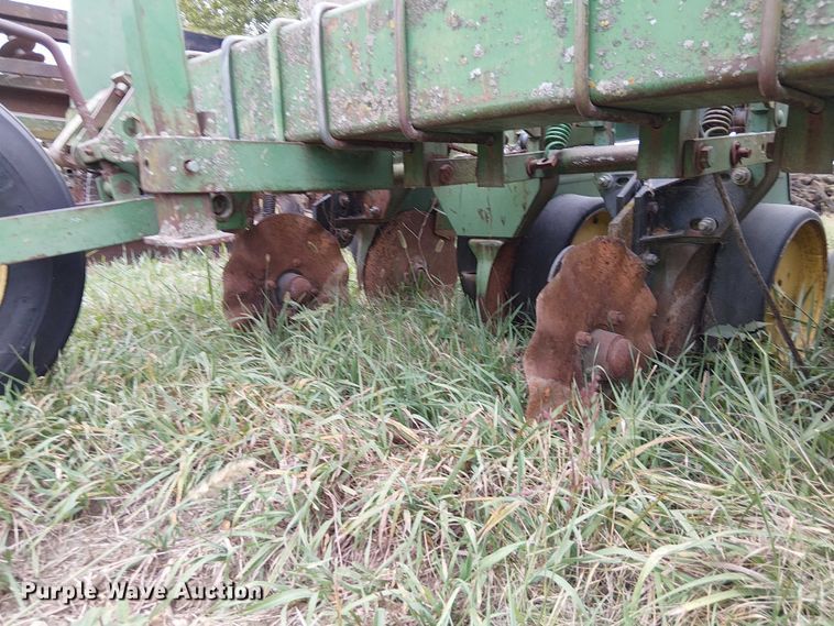 image for item DU3614 John Deere planter