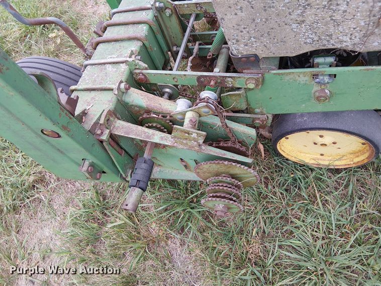 image for item DU3614 John Deere planter
