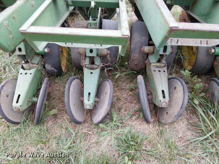 image for item DU3614 John Deere planter