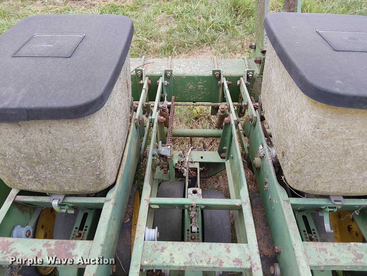 image for item DU3614 John Deere planter