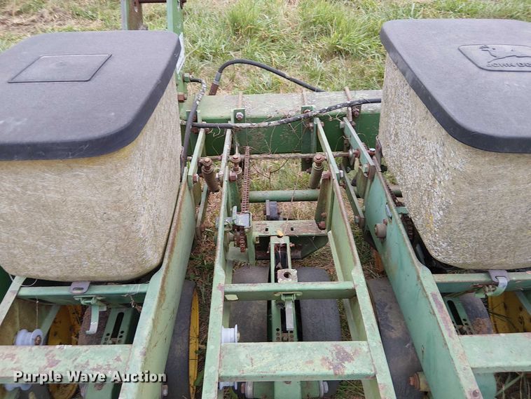 image for item DU3614 John Deere planter