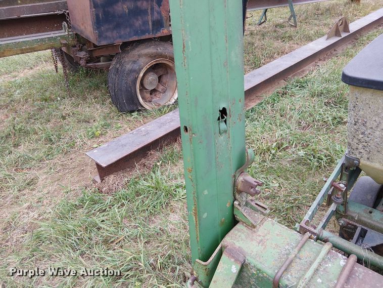 image for item DU3614 John Deere planter