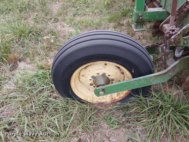 image for item DU3614 John Deere planter