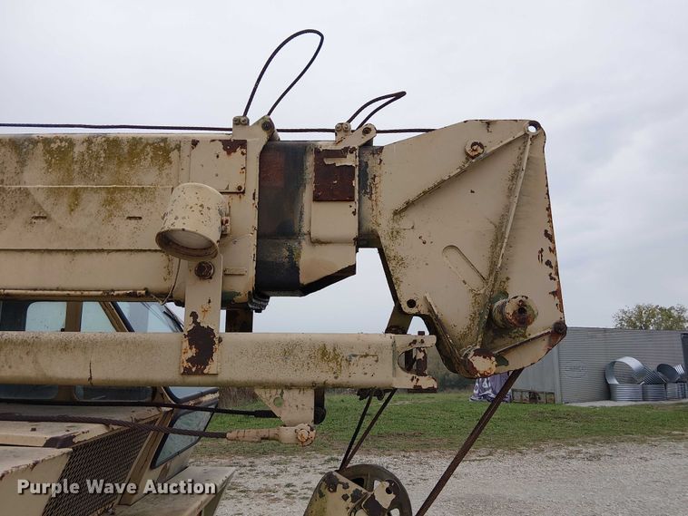 image for item DU3617 P&H T-250 crane