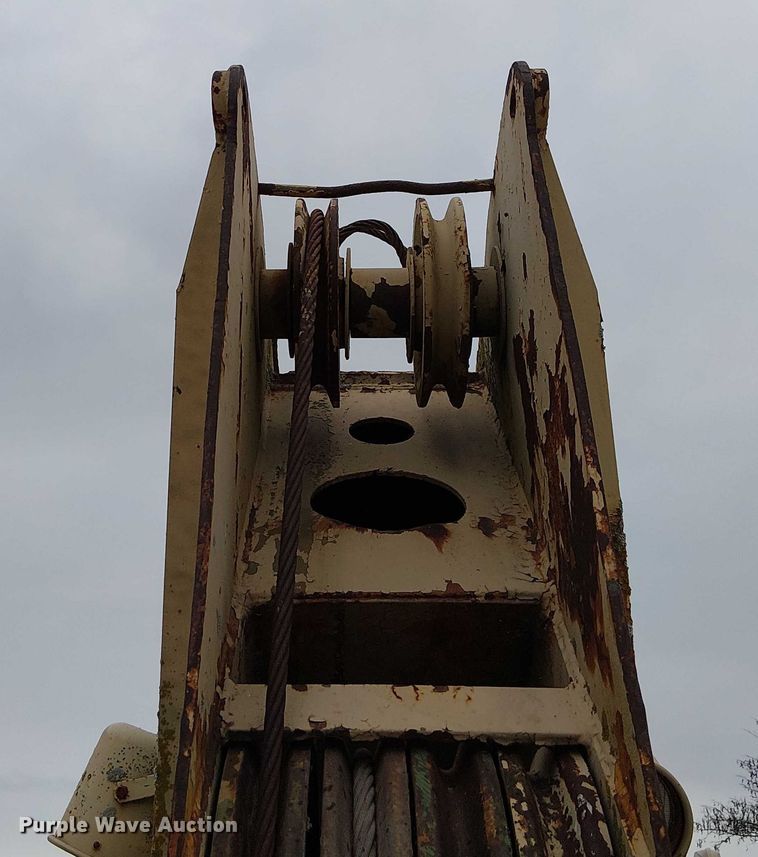 image for item DU3617 P&H T-250 crane