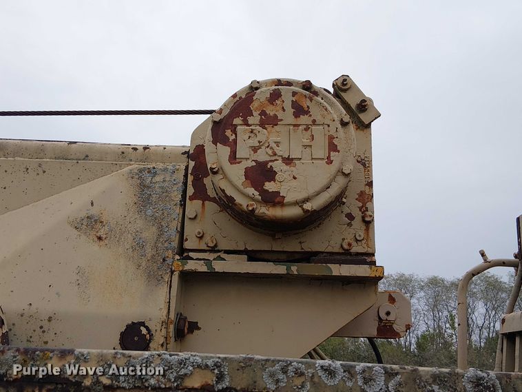 image for item DU3617 P&H T-250 crane