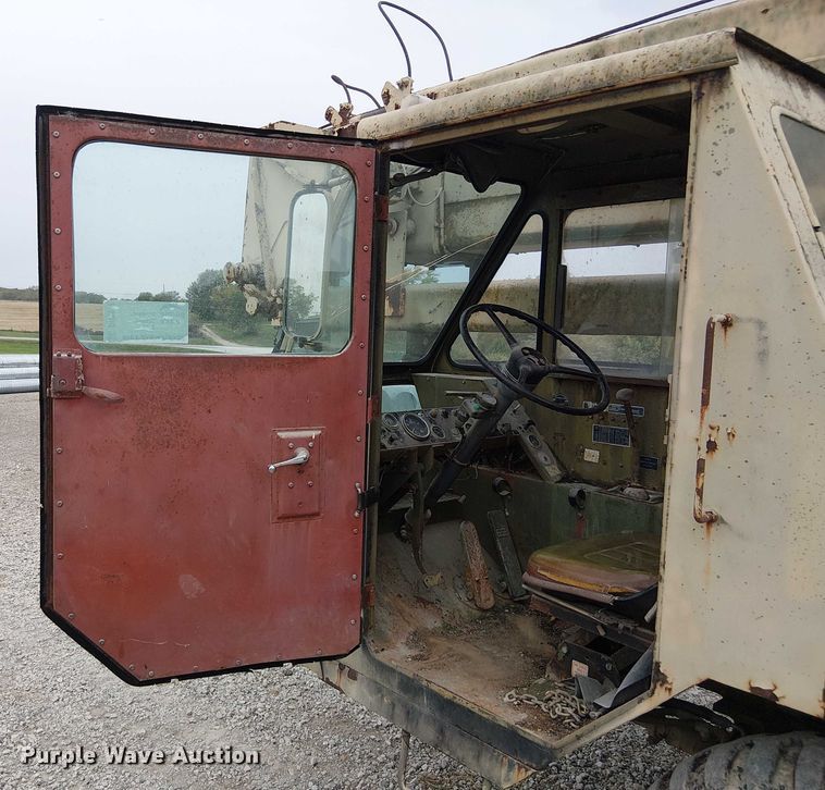 image for item DU3617 P&H T-250 crane