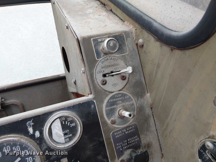 image for item DU3617 P&H T-250 crane