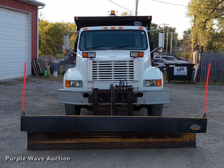 image for item DU3636 2002 International 4700 dump truck