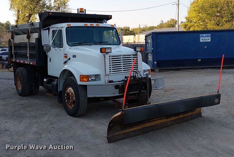 image for item DU3636 2002 International 4700 dump truck