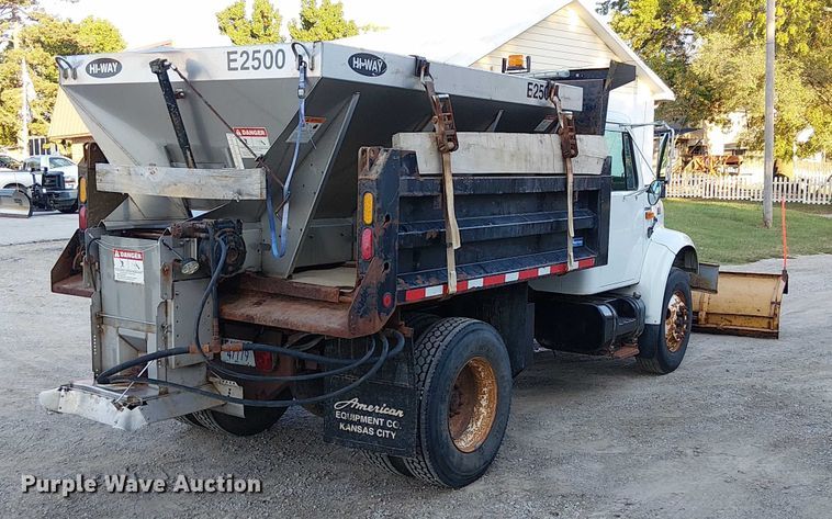 image for item DU3636 2002 International 4700 dump truck