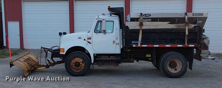 image for item DU3636 2002 International 4700 dump truck