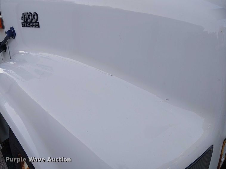 image for item DU3636 2002 International 4700 dump truck