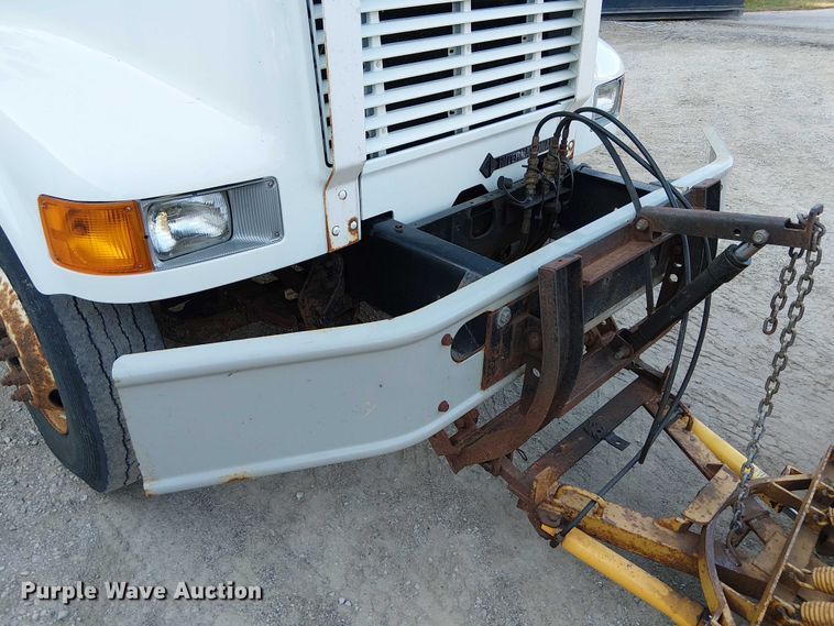 image for item DU3636 2002 International 4700 dump truck