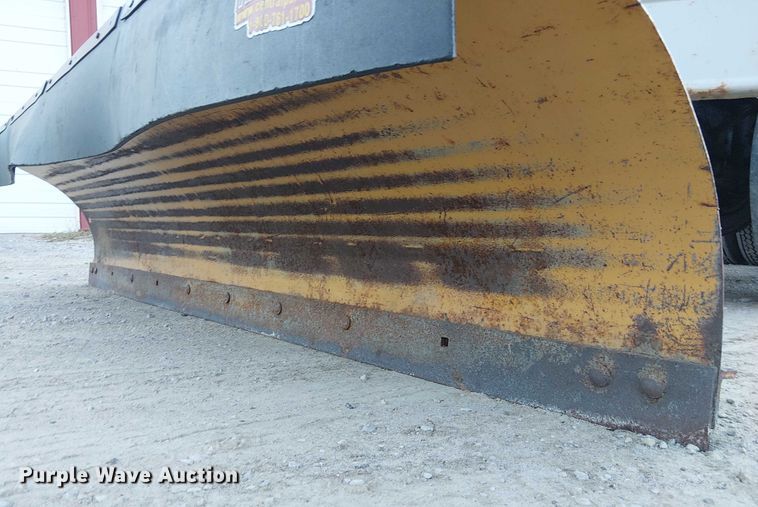 image for item DU3636 2002 International 4700 dump truck