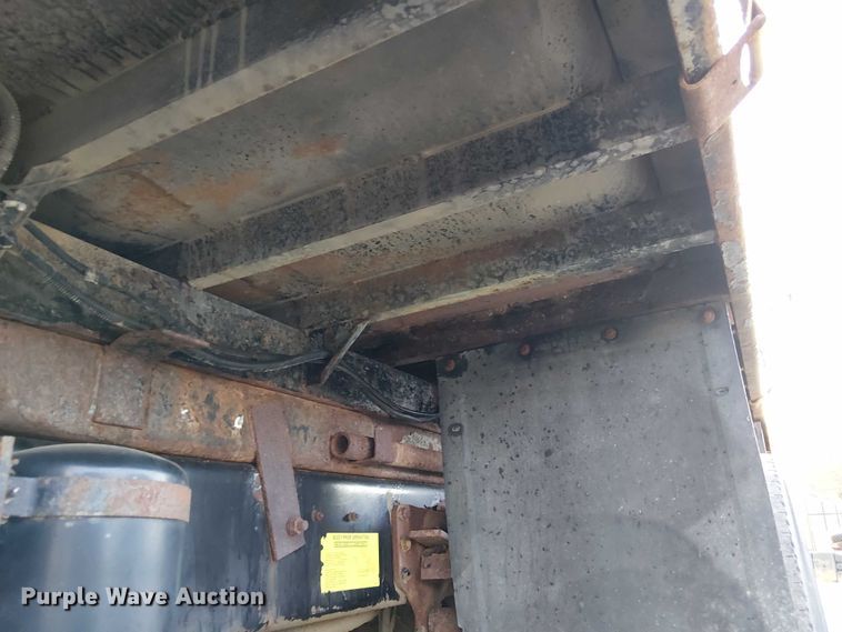 image for item DU3636 2002 International 4700 dump truck