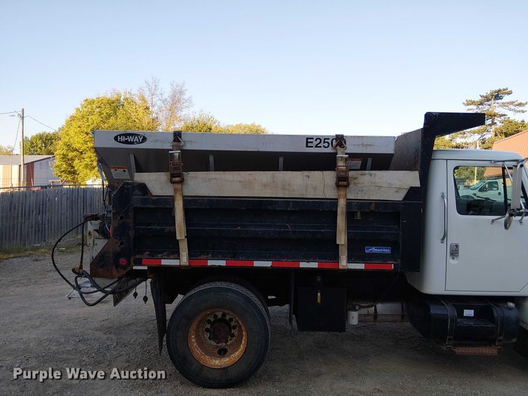 image for item DU3636 2002 International 4700 dump truck