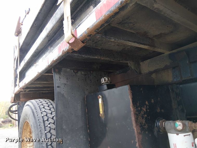 image for item DU3636 2002 International 4700 dump truck